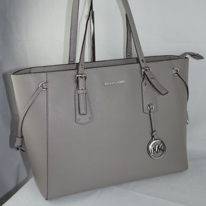 MICHAEL KORS VOYAYER PEARL MULTIFUNCTION TOTE